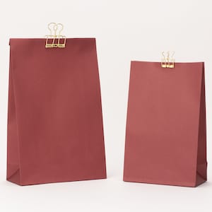 Buste regalo in tinta unita, rosso rubino | Sacchetti di carta, confezioni regalo, semplici sacchetti con fondo quadro, calendario dell'Avvento