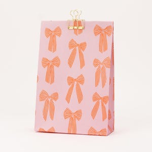 Sacs cadeaux avec nœud, rose/rouge | Sacs en papier, emballage cadeau, Noël, uni, sacs à fond carré, sapin de Noël
