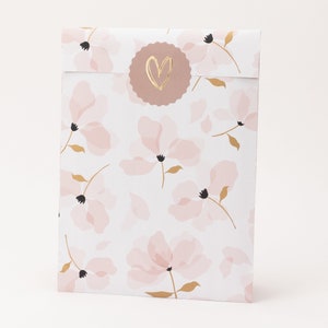 Paper bags petals, pink, gold effect | Flowers, gift bags, gift wrapping, flatbag, paper bags