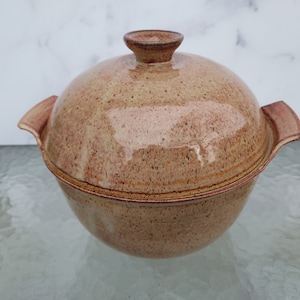 Tan Speckled Clay Bread Pot and Casserole Dish