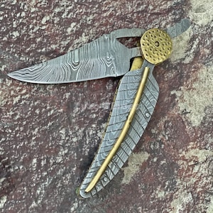 Handmade Pocket Folding Knife Damascus Blade Leaf Style
