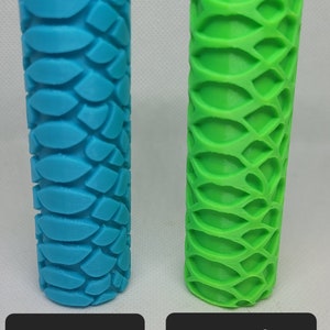 Imprimé animal peau de serpent argile/mousse/pâte/glaçage fondant/tampon à rouler pour gaufrage 1" de diamètre 4" de long