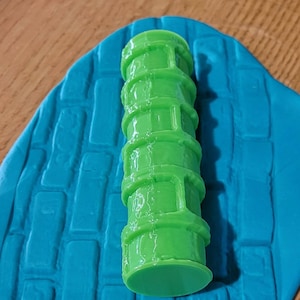 Large Brick Clay/Foam/Dough/Fondant Icing/Embossing Texture Roller 1&quot; x 4&quot;
