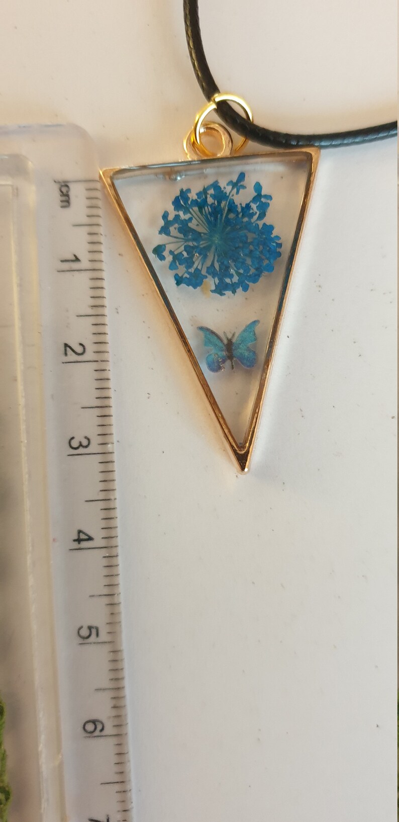 Natural flowers necklace inclusion resin