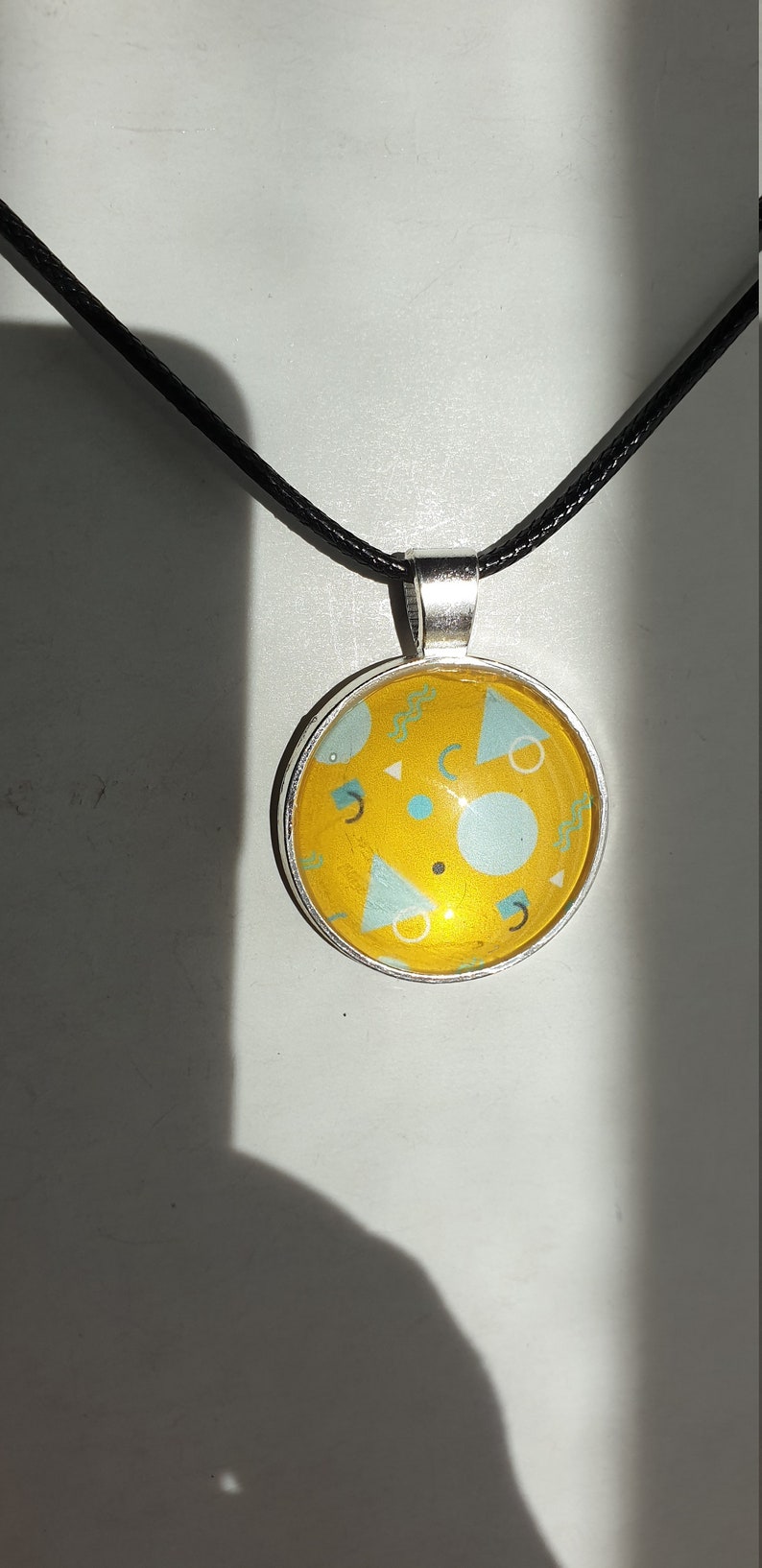 Cabochon glass medallion pendant necklace