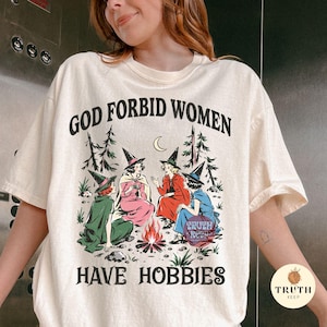 Gud förbjude kvinnor att ha hobbyer PNG, vintage häxcoven Halloween, feministisk häxsublimering, skjortdesign för spöksäsongen bild 5