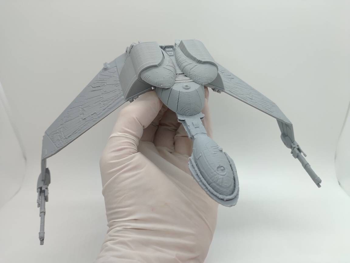 クリンゴン バード オブ プレイ - 9 インチ モデル - 軍艦 巡洋艦