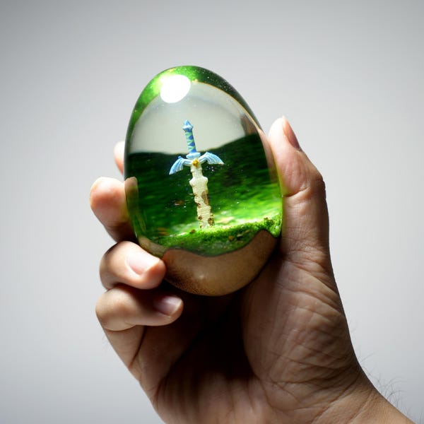 TOTK Rusty Master Sword Resin Egg - Handcrafted Resin Wood TLoZ BOTW Desk Decor, Collector Display, Easter egg gifts