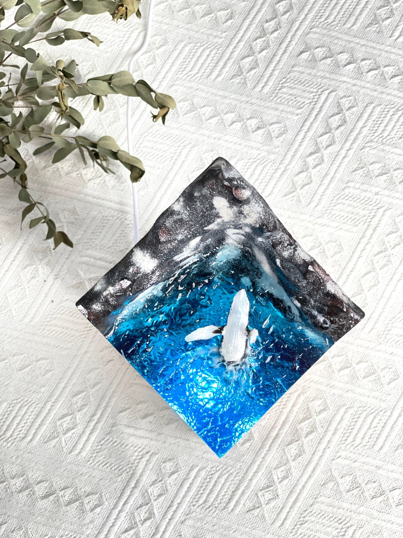 Pre order Humpback whale Night light, Humpback whale Jumping out of Water, Resin wood lamp Home decor, Christmas gift image 5