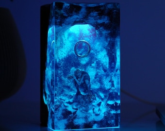 Magical Ring Resin Wood Night Light - Handcrafted Fantasy Bookshelf Decor Lamp, Perfect Birthday Gift for Fans, Father's Day Gift for Him