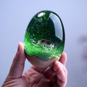 Wild Wolf Resin Wood Egg: Wildlife Collectible Decor