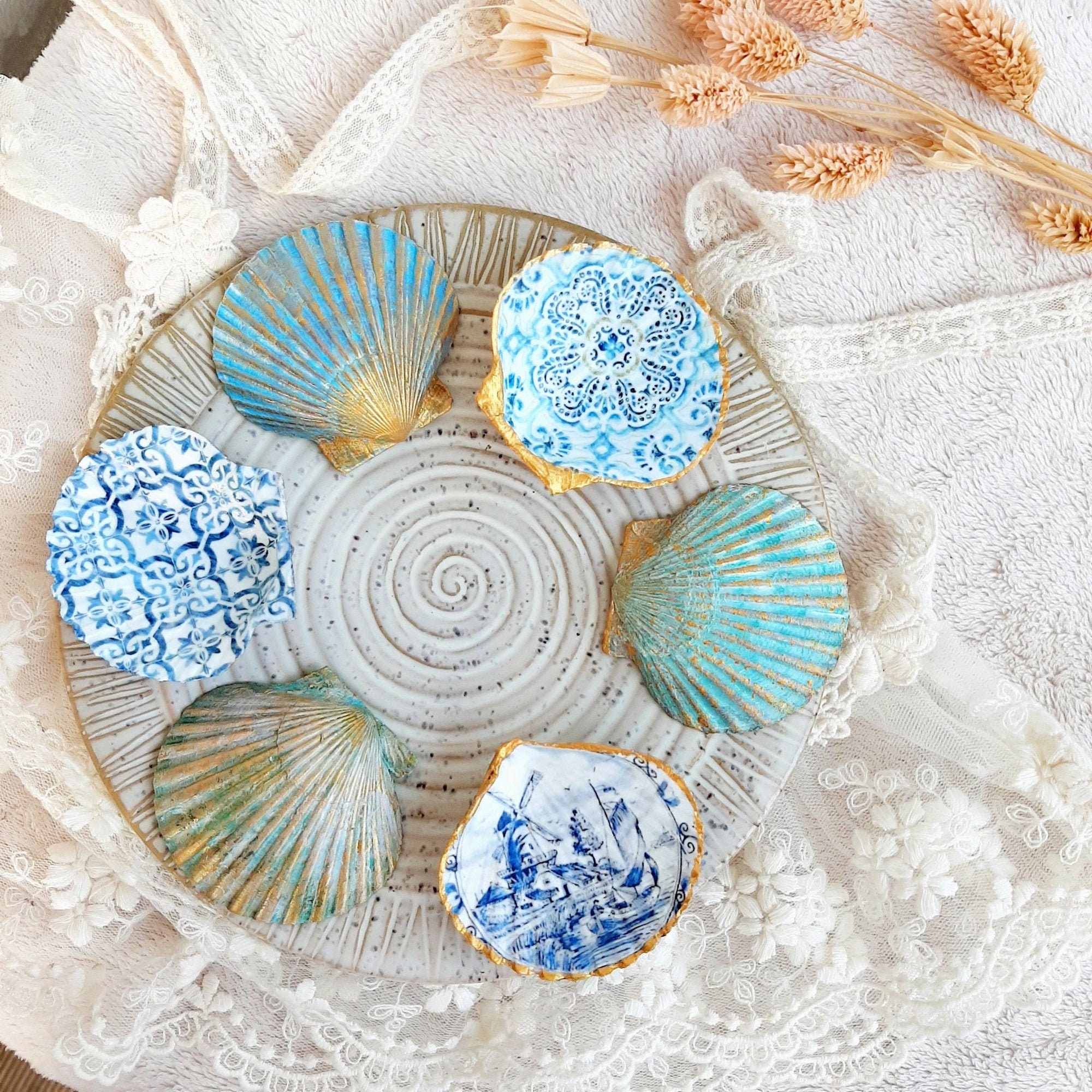 Scallop Shell Ring Dish | Windmills | Antique Vintage Tile Scallop Shell Ring Dish | Windmills | Antique Vintage Tile