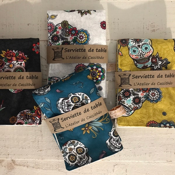 Serviette de table doublée en tissu - imprimés Calavera, tête de mort mexicaine, crânes