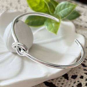  Handmade Sterling Silver Knot Cuff Bracelet, Minimalist Rustic  Simple Tied Silver Wires, Adjustable 6 7/8 inches Cuff, Women size M-L, Men  size S-M, Gift for Her or Him : Handmade Products