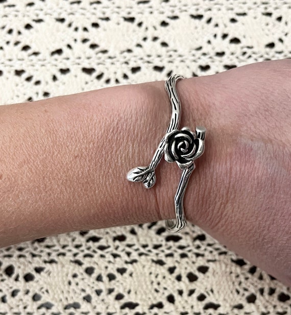 Bud to 2024 rose bracelet