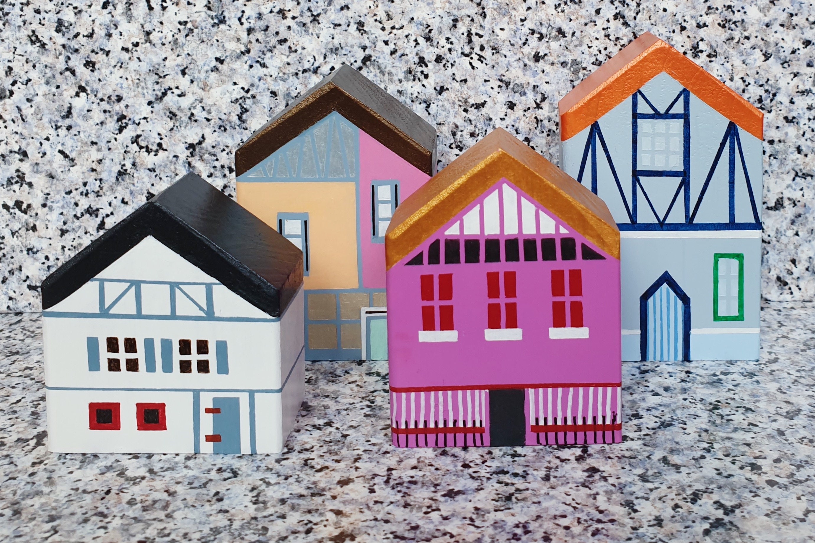 Haus-Dekor neues Haus Geschenk Holzhaus von Hand bemalt | Etsy