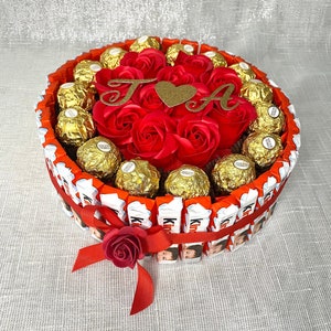 Eine Pralinen Torte mit Seifen Rosen ob Muttertag ,Hochzeitstag, Geburtstag ,Verlobung, Hochzeit, Valentinstag oder einfach nur mal so Bild 4