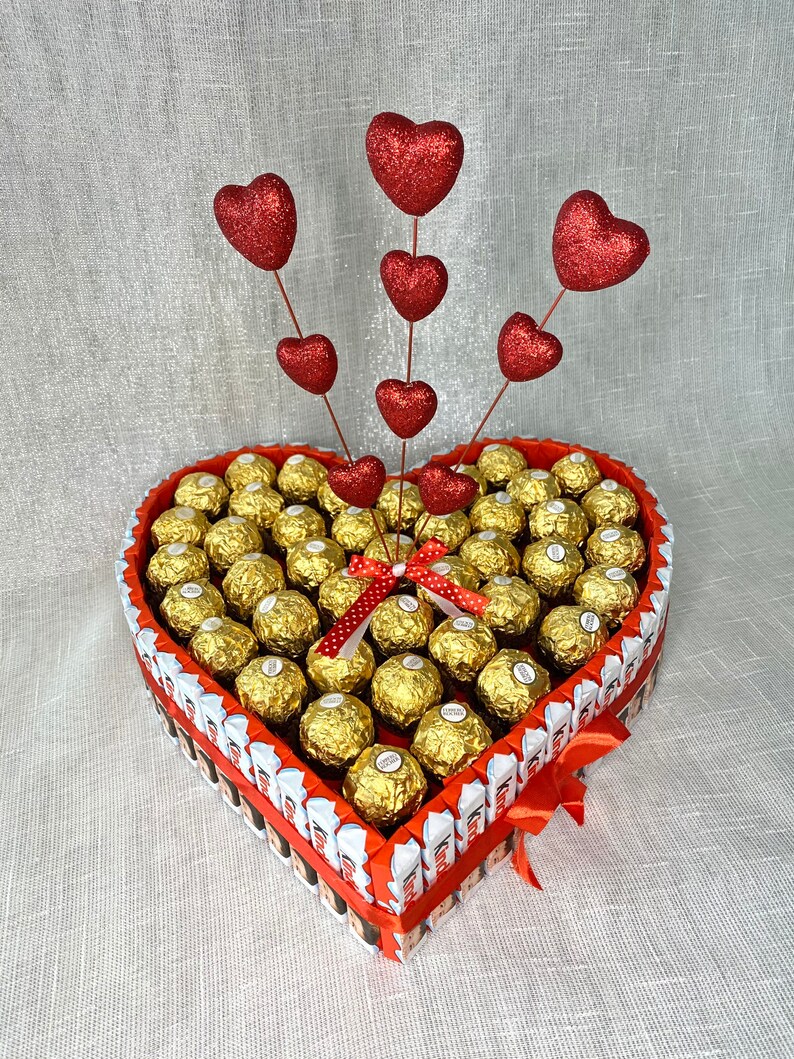 Pralinen Torte mit herz personalisiert | Etsy