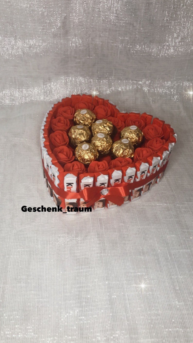 Pralinen Herz Torte mit Pralinen Geschenk für Muttertag ,Hochzeitstag, Geburtstag ,Verlobung, Hochzeit, Valentinstag oder einfach nur mal so Bild 10