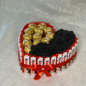 Pralinen Herz Torte mit Pralinen ob Muttertag ,Hochzeitstag, Geburtstag ,Verlobung, Hochzeit, Valentinstag oder einfach nur mal so Bild 8