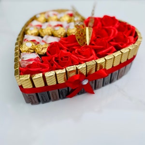 Pralinen Torte mit herz ein Geschenk zum Muttertag ,Hochzeitstag, Geburtstag ,Verlobung, Hochzeit, Valentinstag, oder einfach so. Bild 8