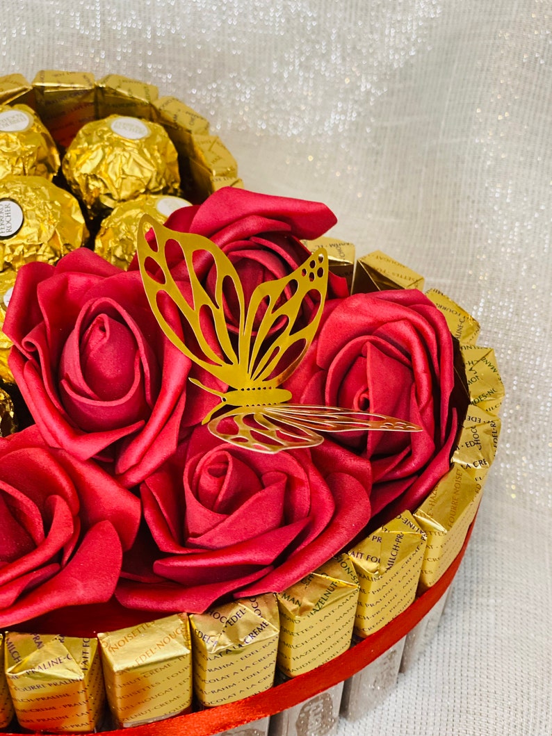 Pralinen Torte mit herz ein Geschenk zum Muttertag ,Hochzeitstag, Geburtstag ,Verlobung, Hochzeit, Valentinstag, oder einfach so. Bild 5