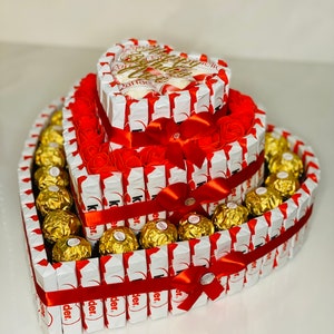 2oder 3 Stöckige Herz Pralinen& Geschenk Torte ob Muttertag ,Hochzeitstag, Geburtstag ,Verlobung, Hochzeit, Valentinstag oder einfach so Bild 2