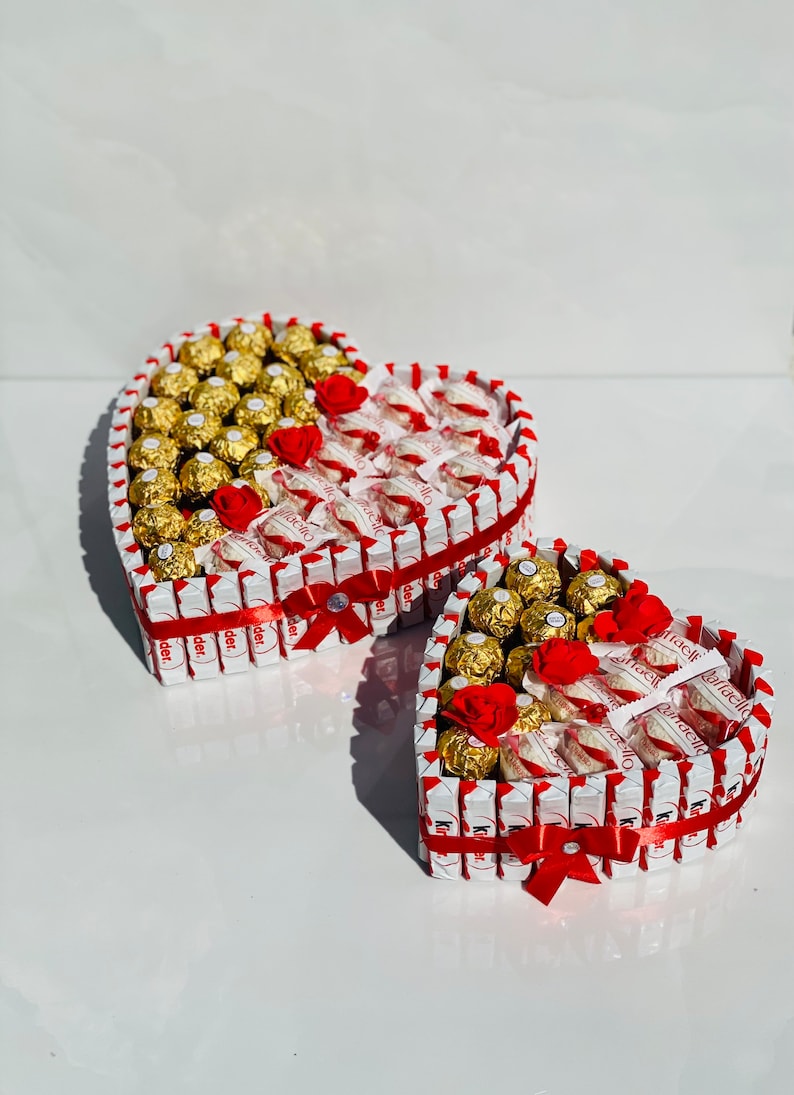 Pralinen Herz Torte mit Pralinen Geschenk für Muttertag ,Hochzeitstag, Geburtstag ,Verlobung, Hochzeit, Valentinstag oder einfach nur mal so Bild 3