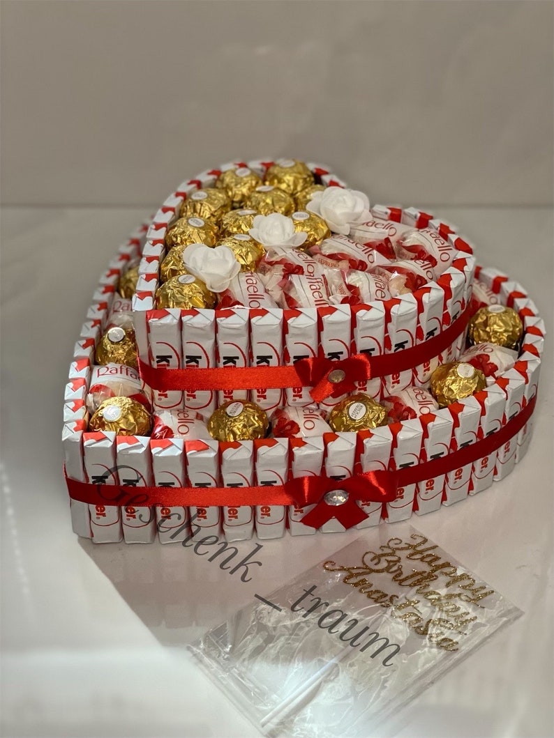 2oder 3 Stöckige Herz Pralinen& Geschenk Torte ob Muttertag ,Hochzeitstag, Geburtstag ,Verlobung, Hochzeit, Valentinstag oder einfach so Bild 10