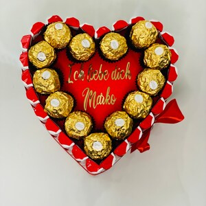 Xxl Pralinen Torte mit herz ein Geschenk zum Muttertag ,Hochzeitstag, Geburtstag ,Verlobung, Hochzeit, Valentinstag, oder einfach so. Bild 7