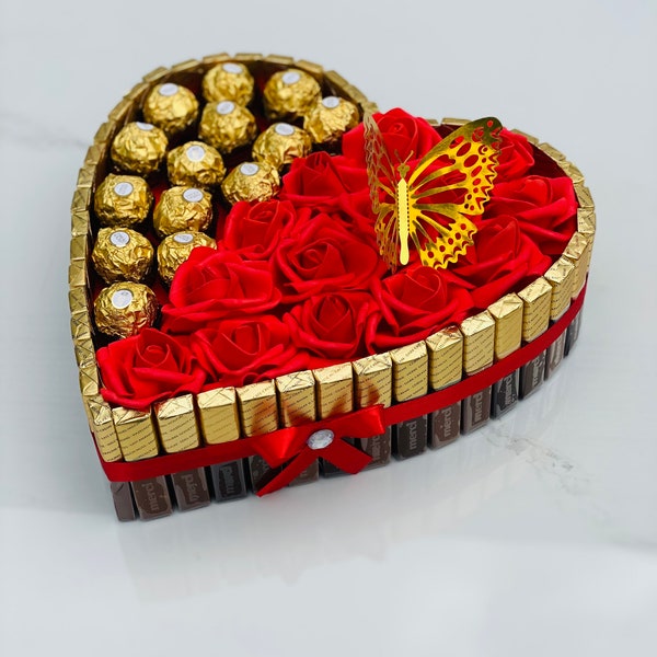 Pralinen Torte mit herz ein Geschenk  zum Muttertag ,Hochzeitstag, Geburtstag ,Verlobung, Hochzeit, Valentinstag, oder einfach so.