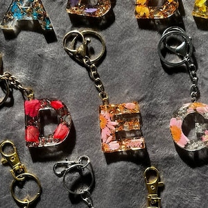 Custom Resin Flower Initial Keychain with Foil - Real Pressed Flowers - Cute Gift - Assortment of Flowers and Foils - Handmade