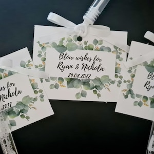 Favour bubbles with personalised tag | Wedding favours | Wedding bubbles | Alternative to confetti | Bubble favours | Wedding confetti