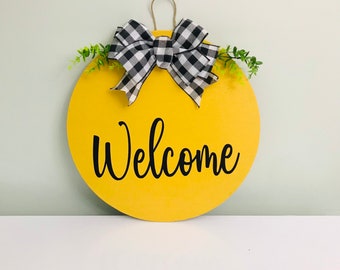 Front Door Decor Wooden Wreath Hanger Welcome Yellow Black Housewarming Gift Vinyl Paint Home Summer Spring Round Bow Buffalo Plaid