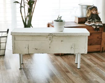 Antike weiße Holzbank: Shabby Chic Kiste, Beine