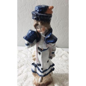Staffordshire Porcelain Figurine of a Woman ~Vintage~