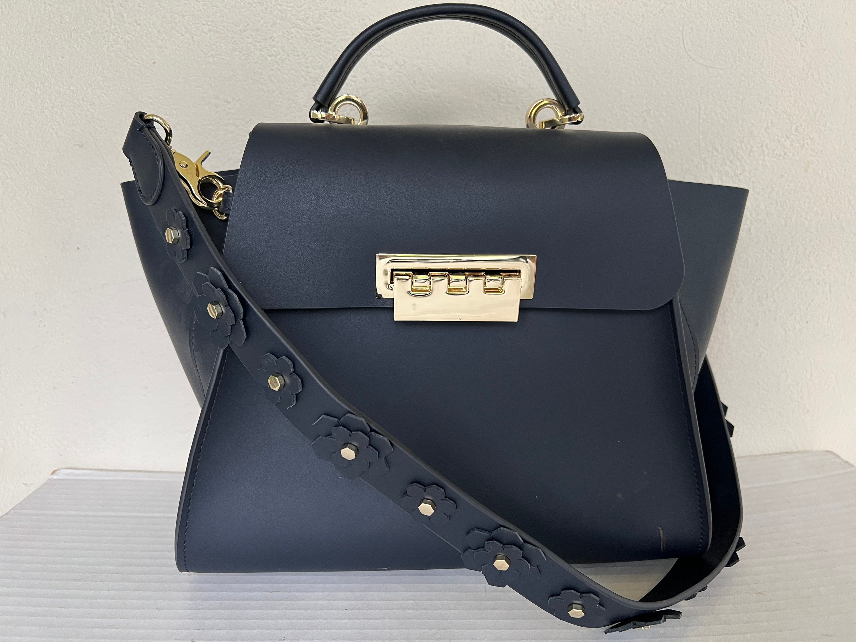 GroBe Zac Posen Eartha Schwarz Kelly Floral Applikation Satchel Schulter Handtasche Kelly Style Lovely Etsy