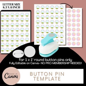 Op de afbeelding: Een button pin-sjabloon met een lichtblauwe en witte buttonmaker, twee witte button pins en verschillende vellen met bedrukte button designs. De tekst luidt "LETTER SIZE 8.5 X 11 INCH" en "BUTTON PIN TEMPLATE".