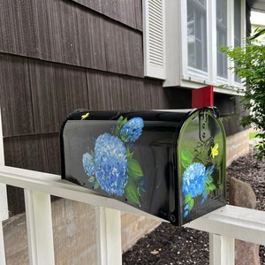 Hand Painted Hydrangea Mailbox 2, standard Or large size mailbox, black or white mailbox, customizable colors, mother's day, gift for her