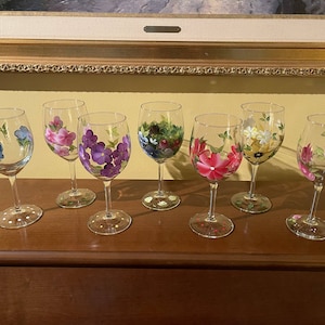 Hand Painted 15oz Assorted Floral Wine Glasses, MULTIPLE designs available, Painted Wine glass sets, Housewarming Gift