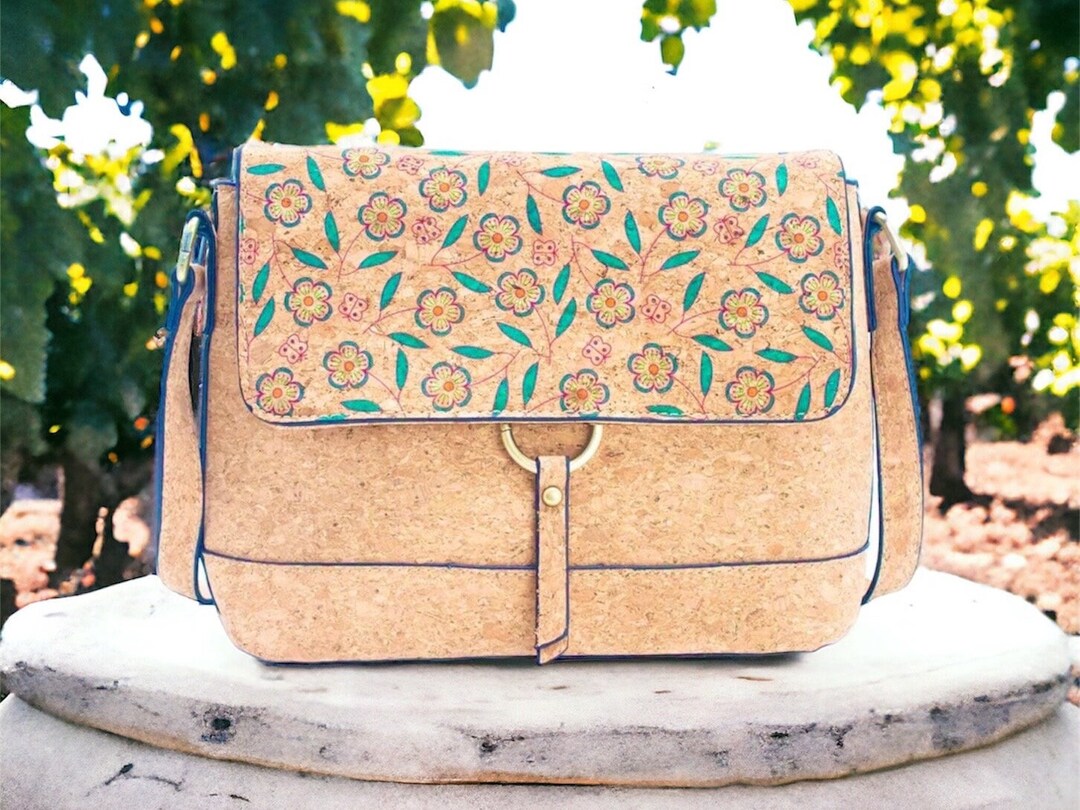 Spacious Multi-Pocket Vegan Leather Crossbody Bag - Chic Zipper Accents for Everyday