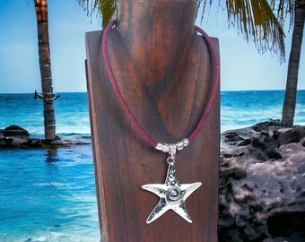 Beachy Vibes: Starfish Pendant Necklace for a Touch of Summer