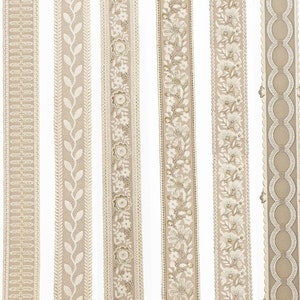 Beige geborduurde rand, decoratieve rand, gordijnband op maat gesneden.
