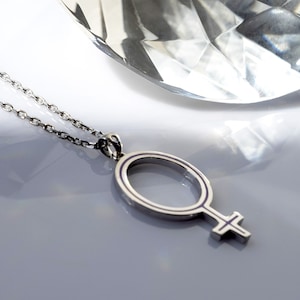 Ciondolo simbolo di Venere in argento sterling: collana femminista smaltata fatta a mano