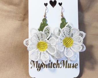 FSL Gänseblümchen-Ohrring-Stickmuster – 3 Größen | Freistehende Spitzenblume | Stickdatei