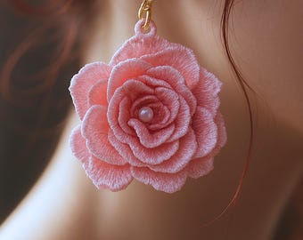 FSL Rosenohrringe Stickdatei – 3D-Spitzenblumenohrringe für Stickrahmen 4x4 und 5x7, digitale Stickdatei für Stickmaschinen, Blumenschmuck zum Download
