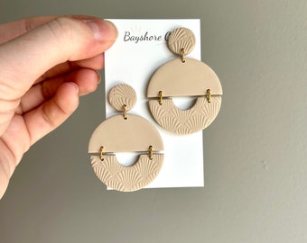 Beige textured dangle