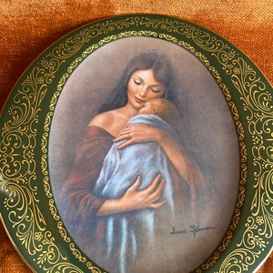 Precious Moments &quot;Mother&#39;s Love&quot; series decorative plate