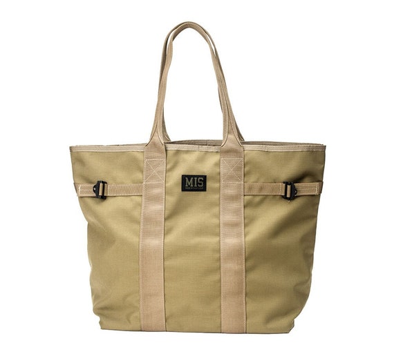 BRIEFING×UA×Begin THE TOTE COYOTE Coyote Brown Deluxe Travel Tote | Military Luggage