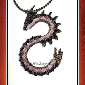 Colar com pingente de dragão em forma de S, 3D, feito à mão com contas pretas roxas e bronze, pingente de dragão, presente exclusivo.